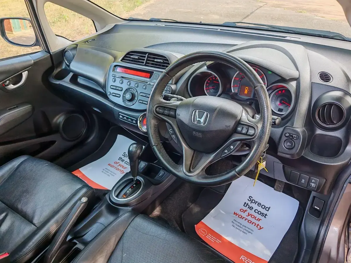 Used Honda Jazz EX-L 99 HP (72 kW) 2012 Brown Hatchback