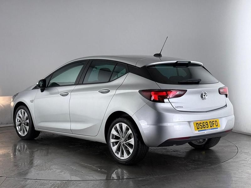 Used Vauxhall Astra 125 HP (91 kW) 2019 Silver Hatchback