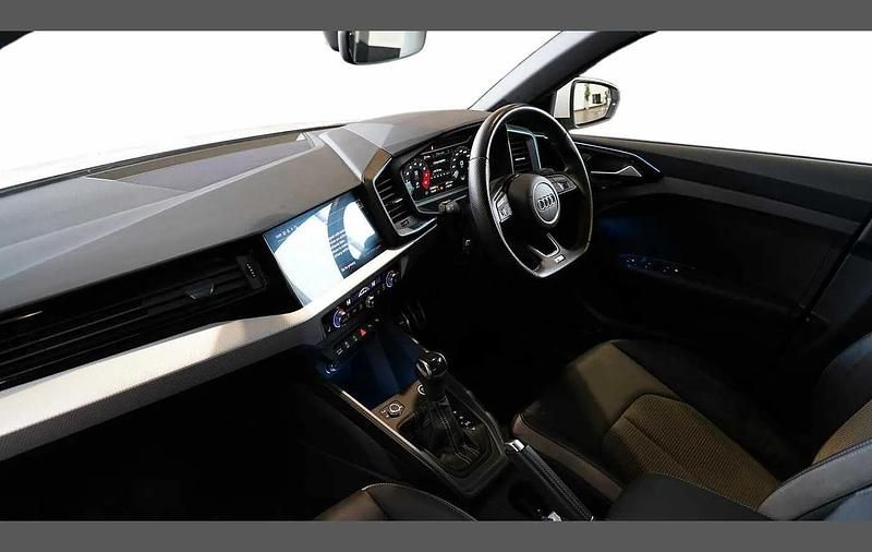 Used Audi A1 Advanced 147 HP (108 kW) 2022 White Hatchback