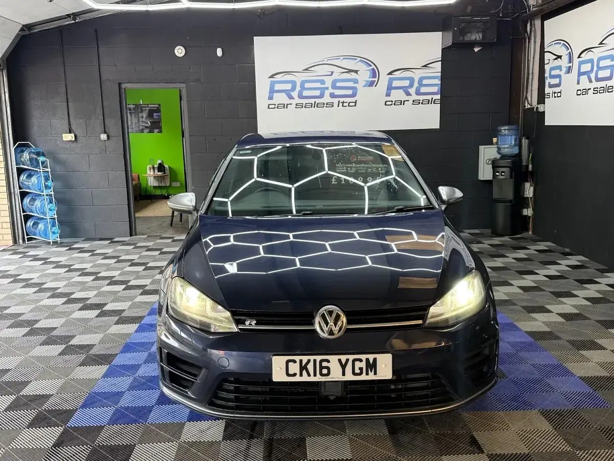Used VW Golf VII R 295 HP (216 kW) 2016 Blue Hatchback