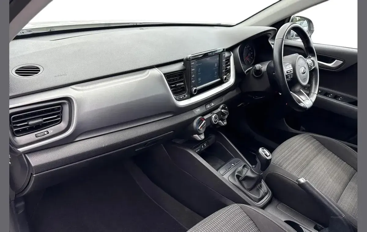 Used Kia Stonic 108 HP (79 kW) 2018 White SUV