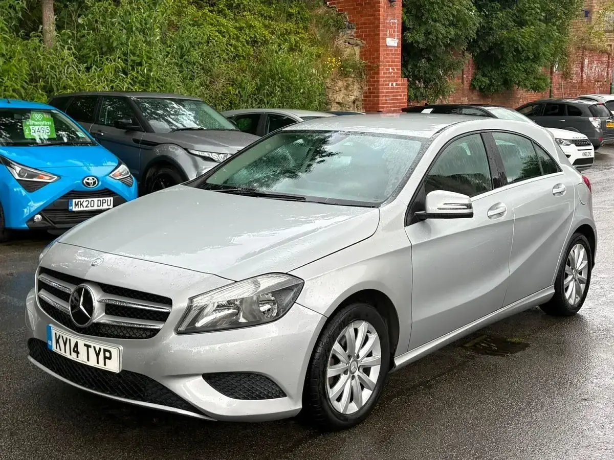 Used Mercedes A180 SE 109 HP (80 kW) 2014 Silver Hatchback