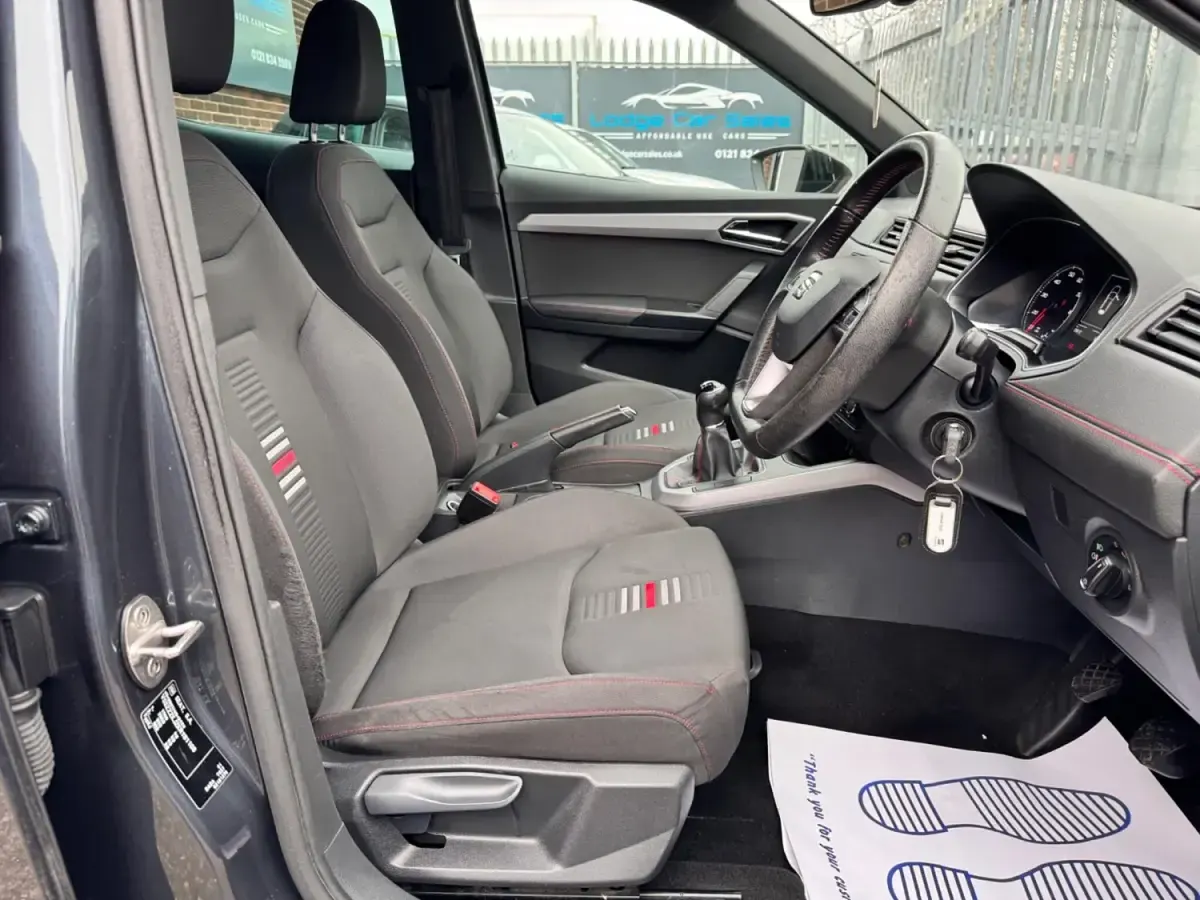 Begagnad Seat Arona FR 150 HK (110 kW) 2019 Grå SUV