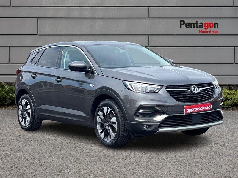 Moonstone grey Used 2018 Vauxhall Grandland X Sport SUV | £9,295 (Fair price) - Image 1/3