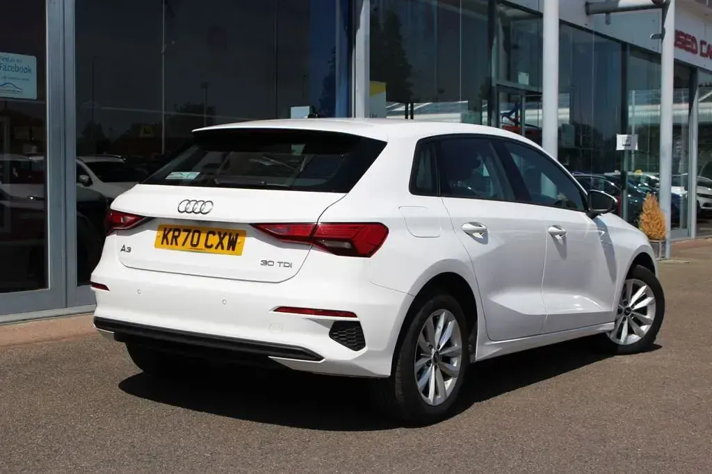 Used Audi A3 Sportback Design 116 HP (85 kW) 2021 White Hatchback