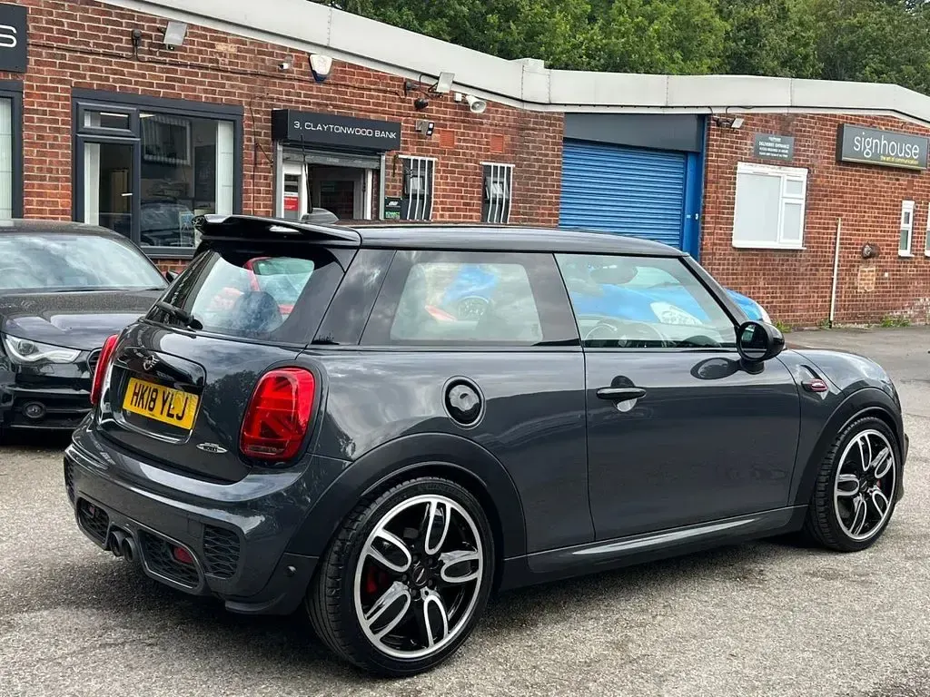 Used Mini John Cooper Works Hatch 231 HP (169 kW) 2018 Grey Hatchback