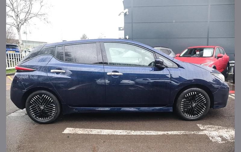 Used Nissan Leaf N-Connecta 110 kW (150 HP) 2023 Blue Hatchback