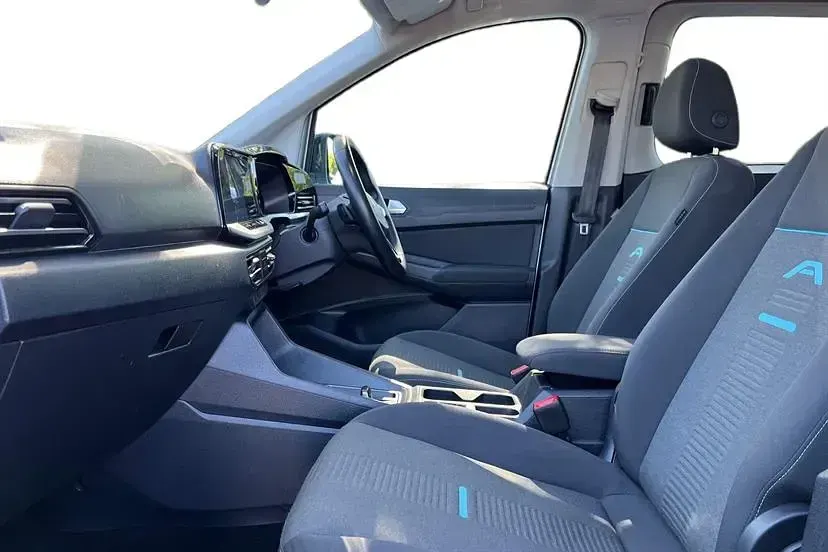 Used Ford Tourneo Active 122 HP (89 kW) 2025 Silver Estate