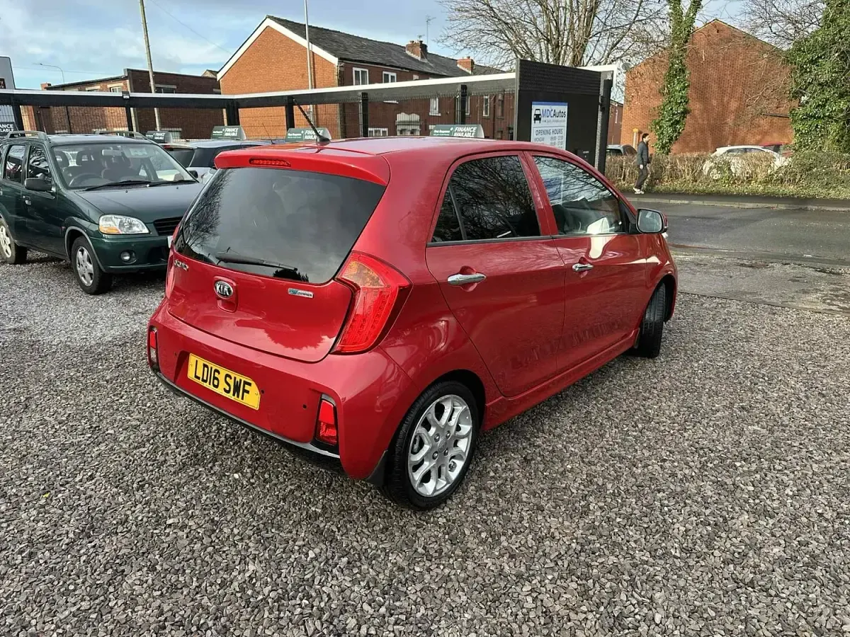 Used Kia Picanto 84 HP (61 kW) 2016 Red Hatchback