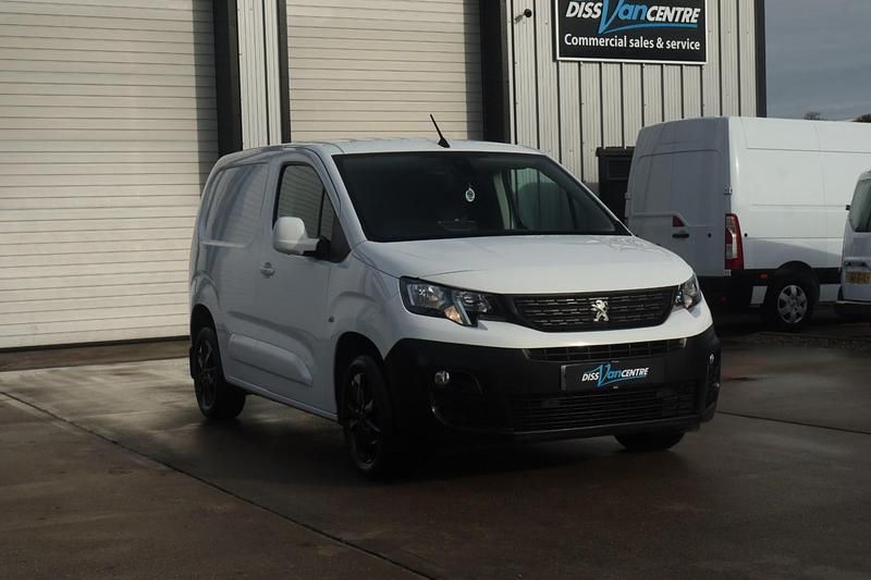 Used Peugeot Partner 110 HP (80 kW) 2020 White MPV