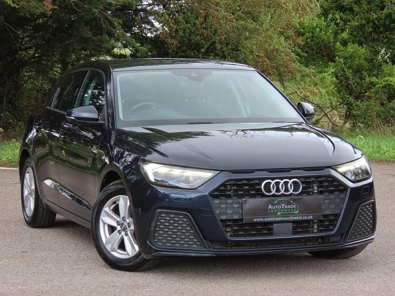 Used Audi A1 Sportback Design 116 HP (85 kW) 2019 Blue Hatchback