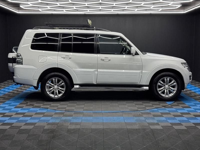 Used Mitsubishi Shogun 2015 White SUV