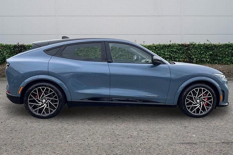 Used Ford Mustang 487 HP (358 kW) 2024 Blue Estate