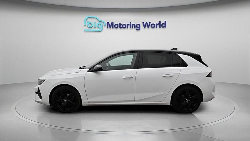 Used Vauxhall Astra S 130 HP (95 kW) 2024 White Hatchback