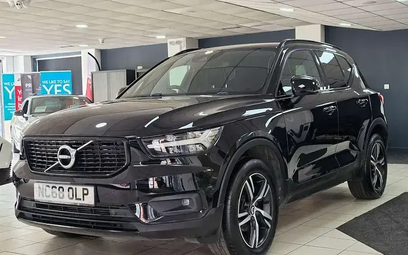 Used Volvo XC40 R-Design 156 HP (114 kW) 2019 Black SUV