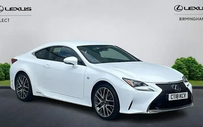 Usado Lexus RC300h Sport Line 223 HP (164 kW) 2018 Coupé