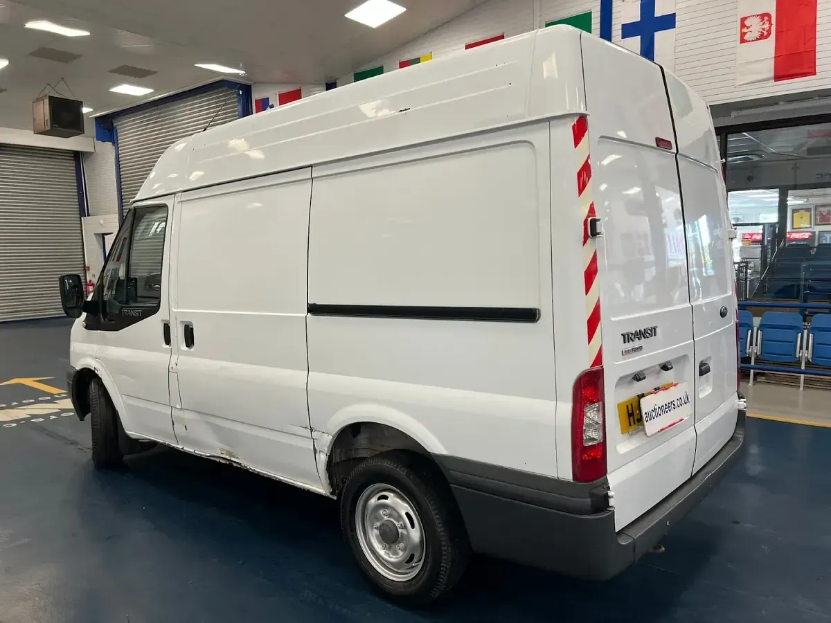 Used Ford Transit 85 HP (62 kW) 2012 White Van