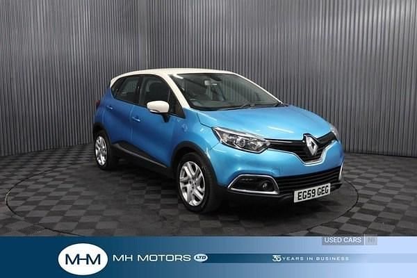Blue Used 2016 Renault Captur Dynamique SUV | £5,995 (Fair price) - Image 1/4