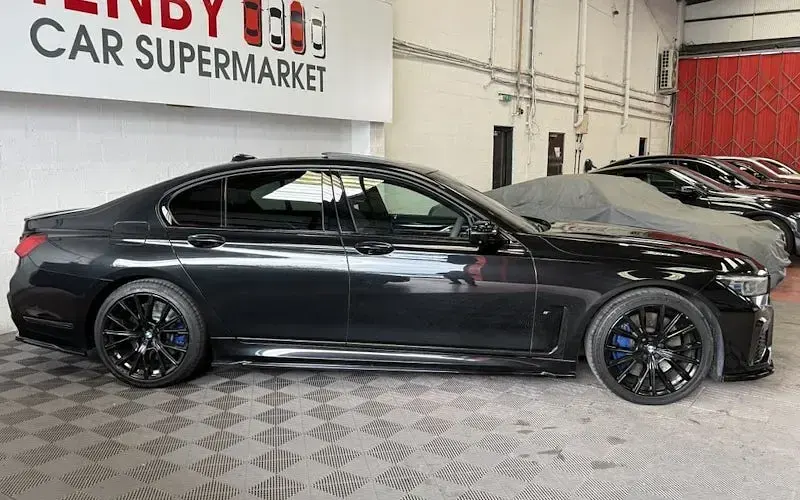 Used BMW 740 M Sport 320 HP (235 kW) 2019 Black Sedan