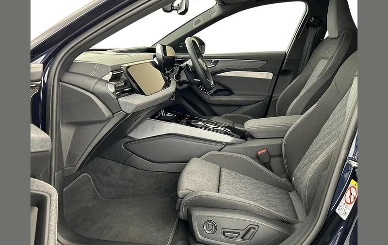 Used Audi A6 S-Line 200 HP (147 kW) 2025 Blue Estate