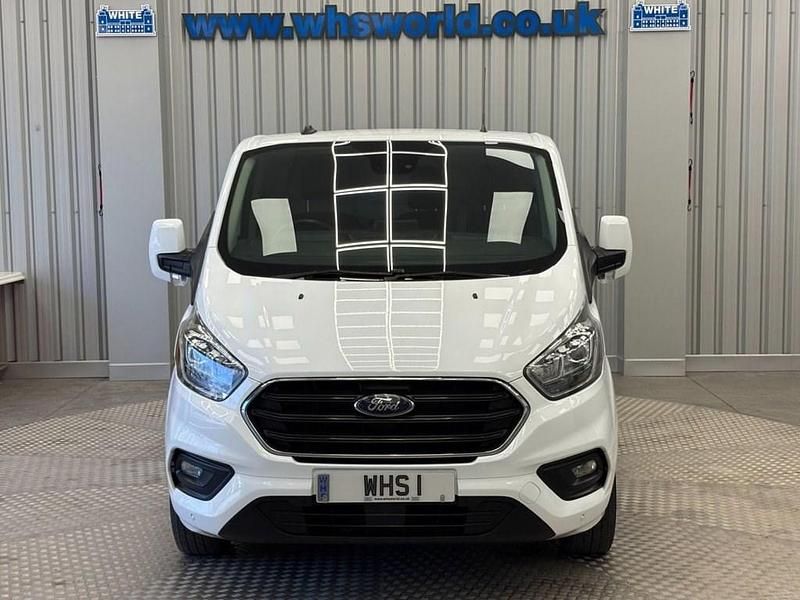 Used Ford Transit Custom Limited 130 HP (95 kW) 2022 White Van