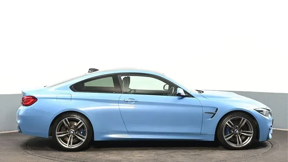 Used BMW M4 Shadowline 425 HP (312 kW) 2019 Blue Coupe