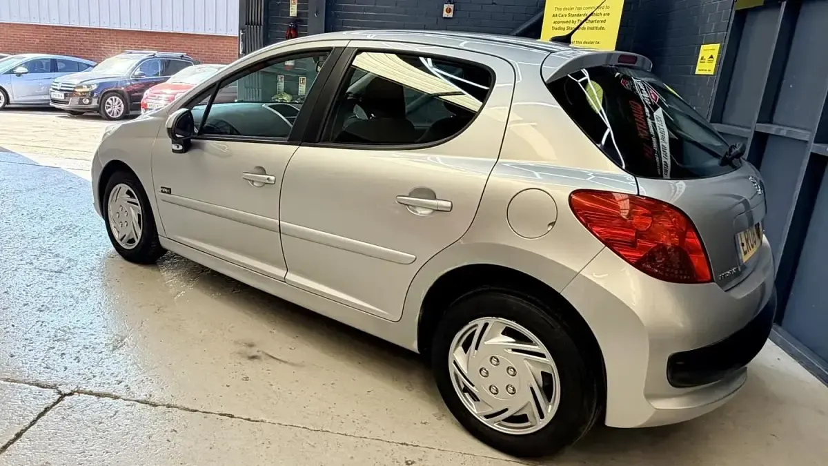 Used Peugeot 207 2008 Silver Hatchback