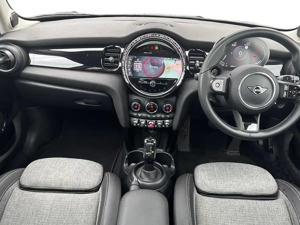 Used Mini Cooper S Comfort 178 HP (130 kW) 2024 Silver Hatchback