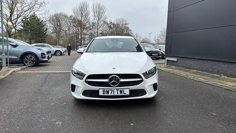 Used Mercedes A180 SE 136 HP (100 kW) 2021 White Hatchback