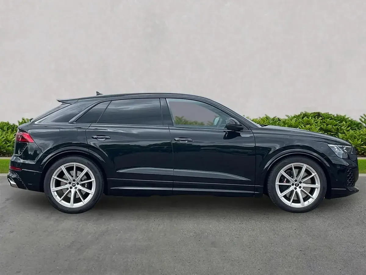 Used Audi RS Q8 Comfort 600 HP (441 kW) 2025 Black SUV