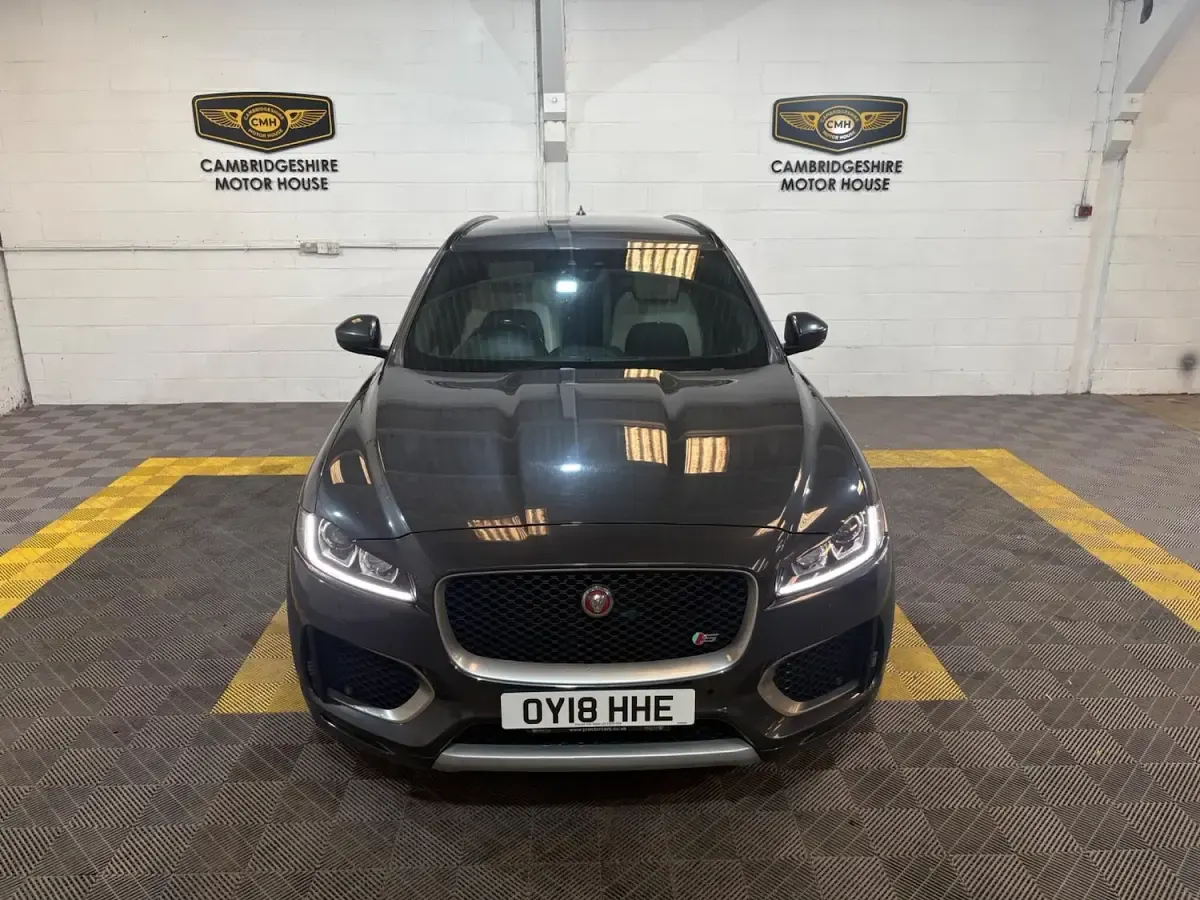 Used Jaguar F-Pace S 300 HP (220 kW) 2018 Grey SUV
