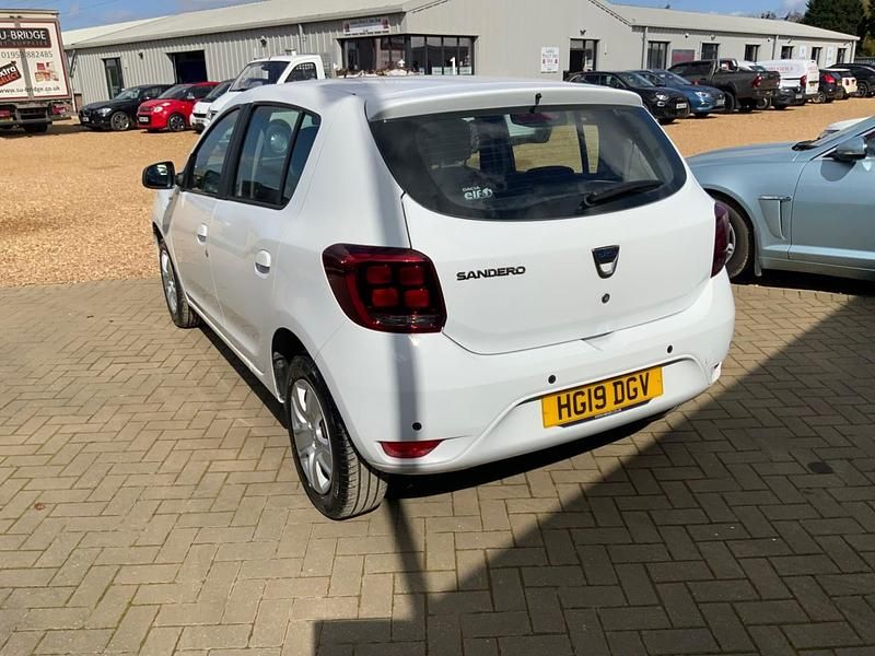 Gebraucht Dacia Sandero Comfort 2019 Weiß Kleinwagen