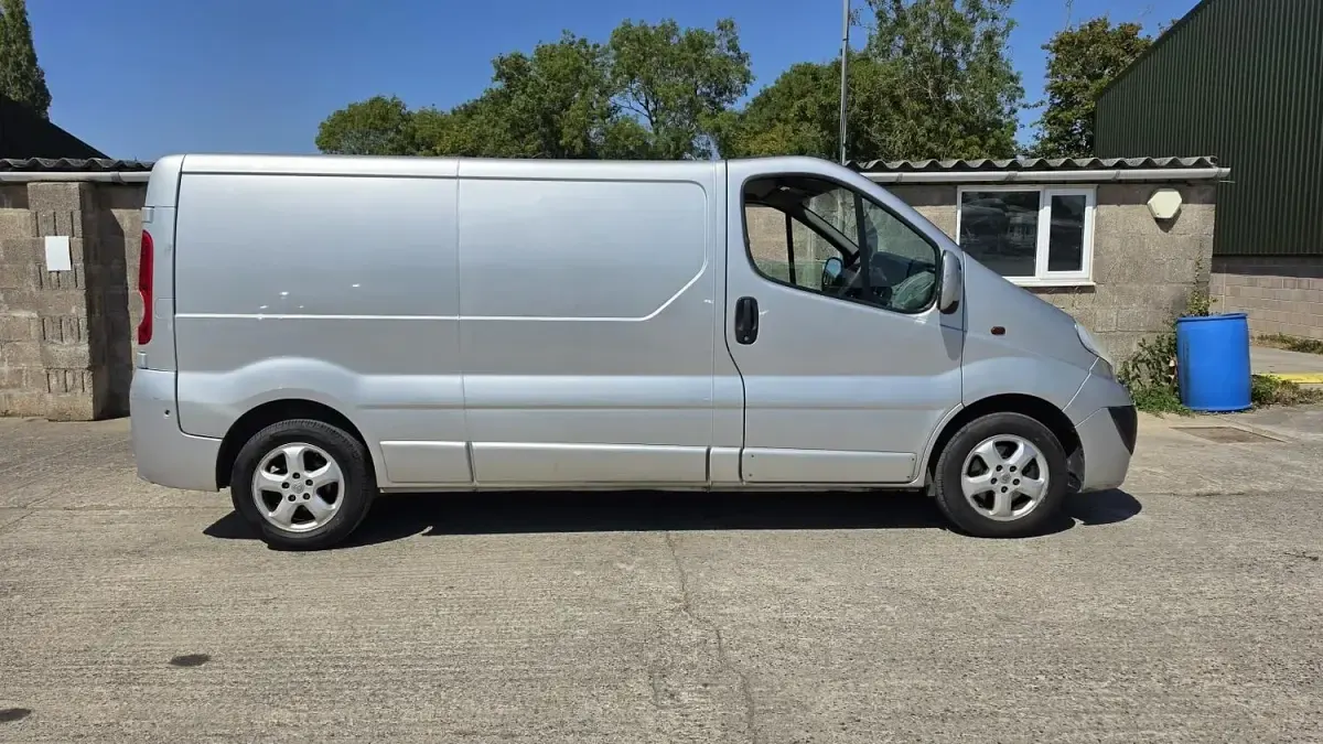 Used Vauxhall Vivaro Sportive 2013 Silver MPV