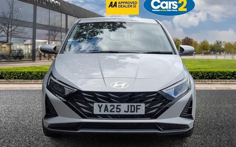 New Hyundai i20 Advanced 101 HP (74 kW) 2025 Grey Hatchback
