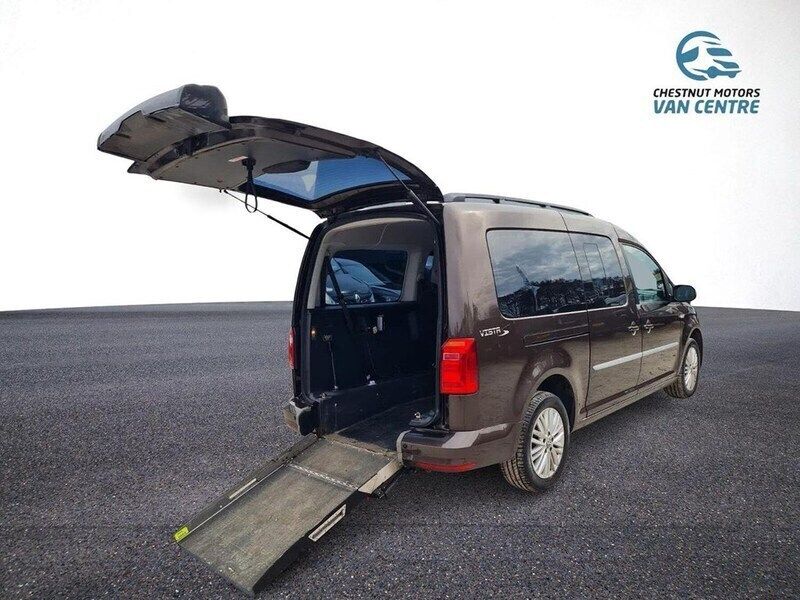 Used 2018 VW Caddy Maxi Life Life MPV | £10,995 (Good price) - Image 1/4