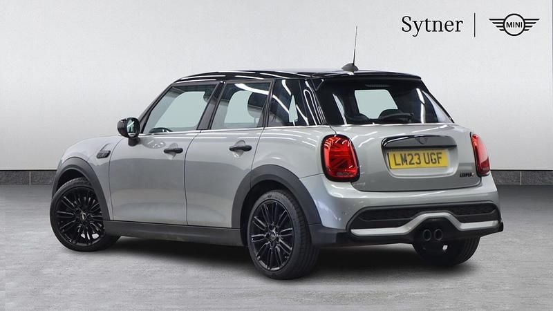 Usado Mini Cooper S Exclusive 176 HP (129 kW) 2023 Prateado Citadino
