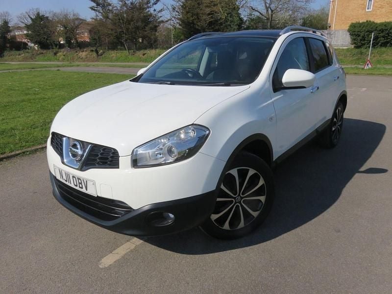Used Nissan Qashqai N-TEC 117 HP (86 kW) 2011 White SUV