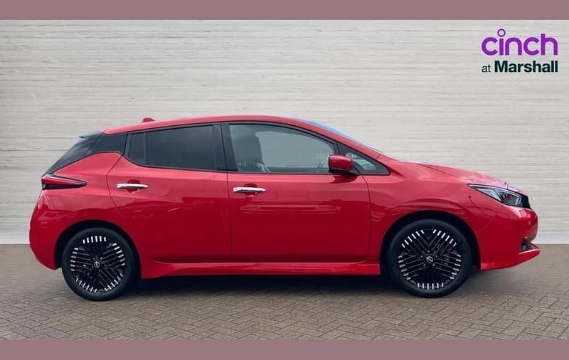 Used Nissan Leaf N-Connecta 108 kW (147 HP) 2022 Red Hatchback