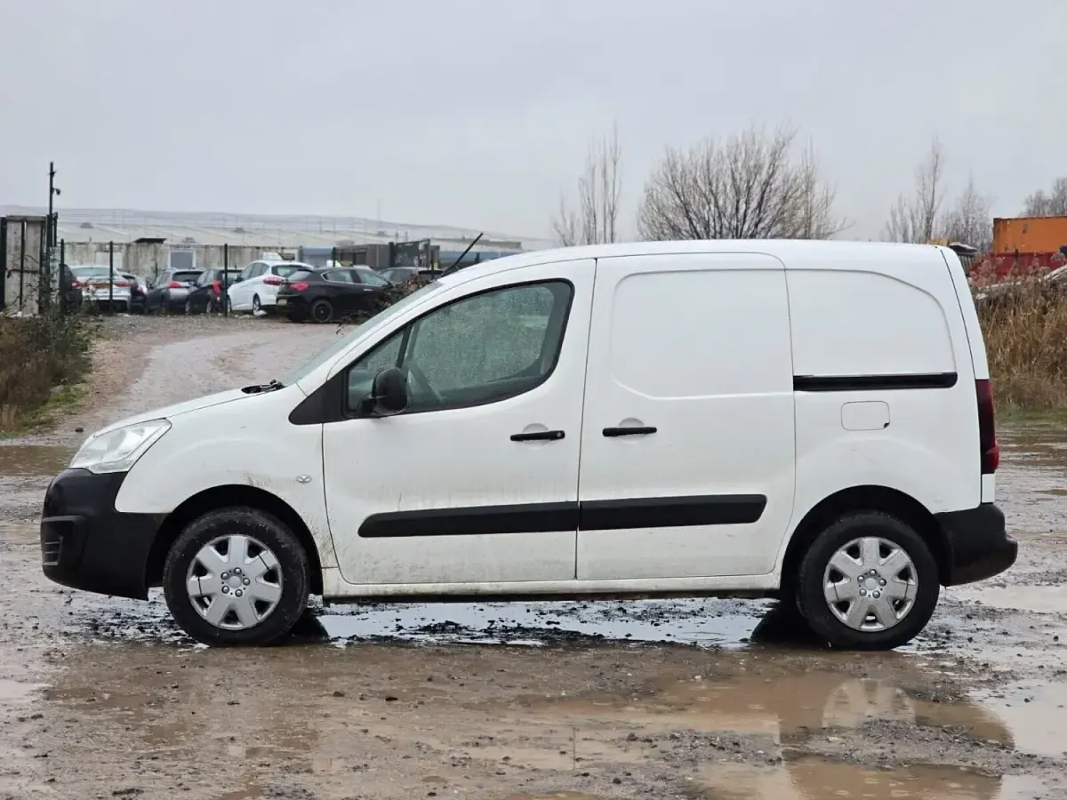 Usado Citroën Berlingo 100 HP (73 kW) 2017 Branco Monovolume