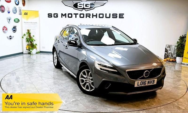 Used Volvo V40 Pro 120 HP (88 kW) 2016 Grey Hatchback