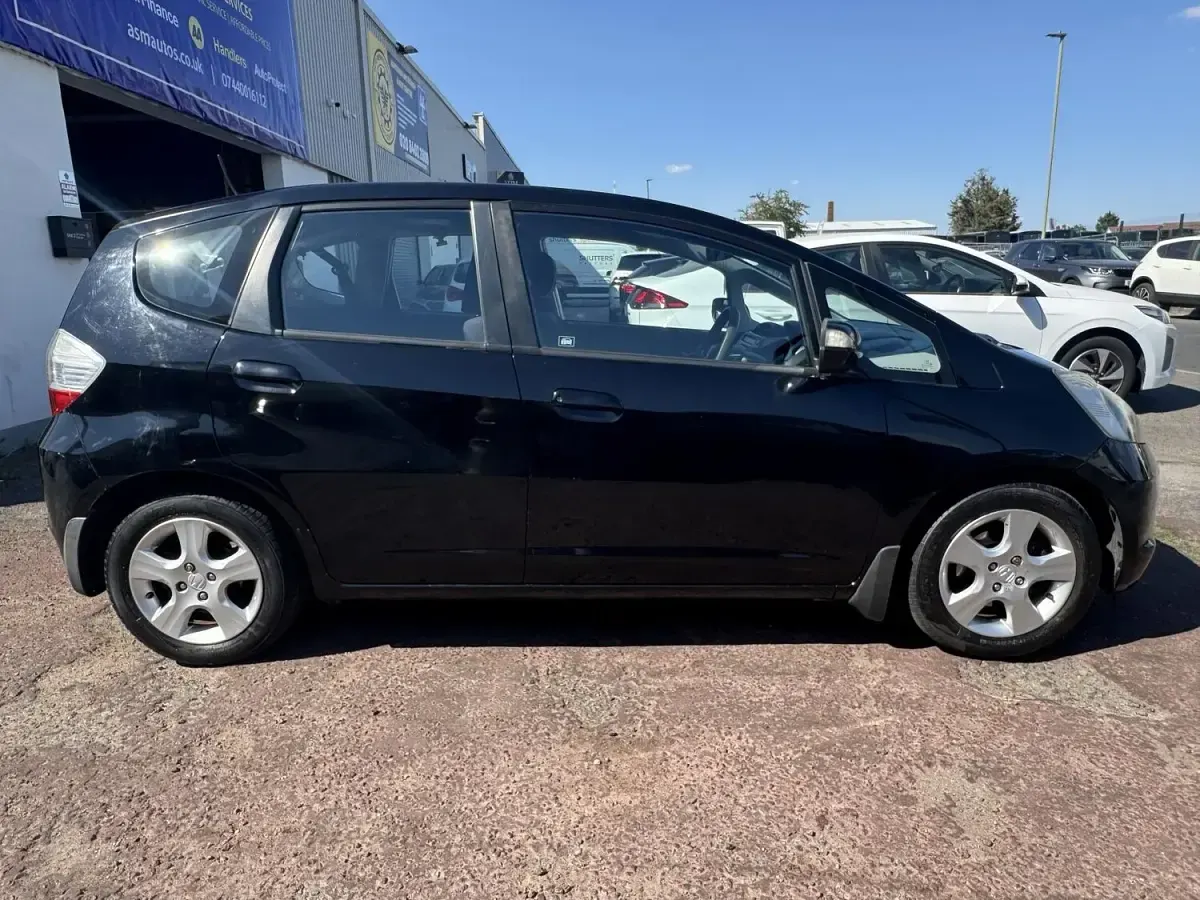Used Honda Jazz ES 100 HP (73 kW) 2009 Black Hatchback