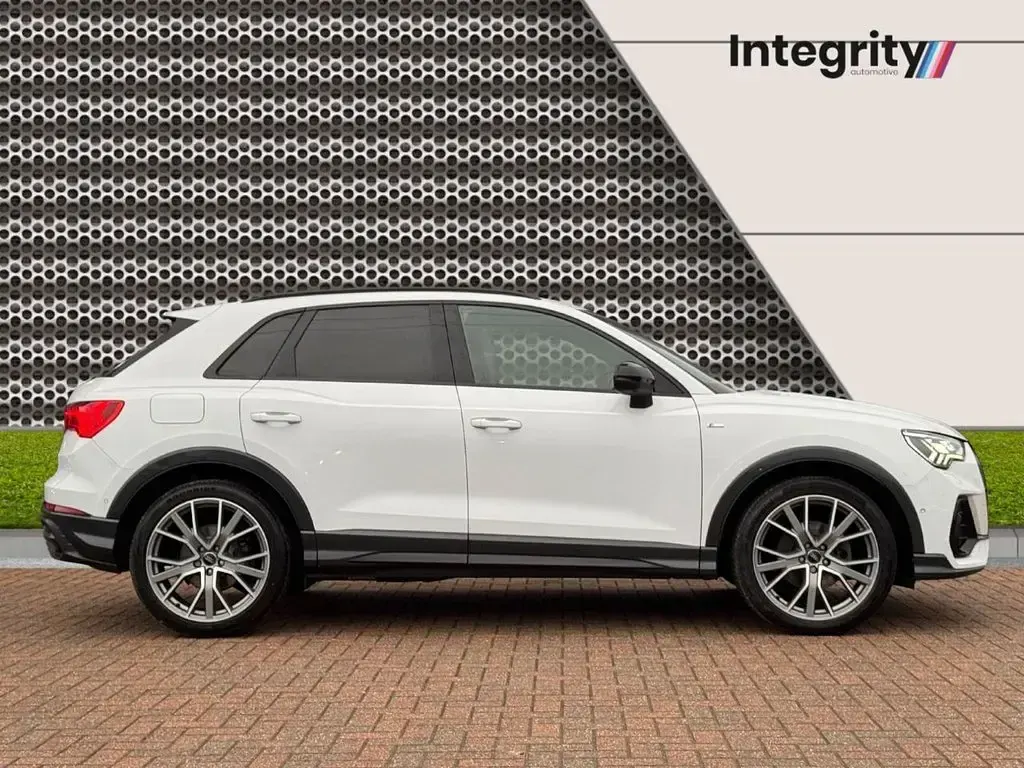 Used Audi Q3 Advanced 150 HP (110 kW) 2020 White SUV