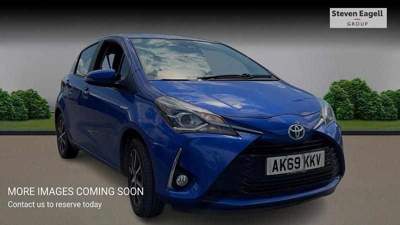 Blue Used 2019 Toyota Yaris Hybrid Hatchback | £12,150 (Fair price) - Image 1/4
