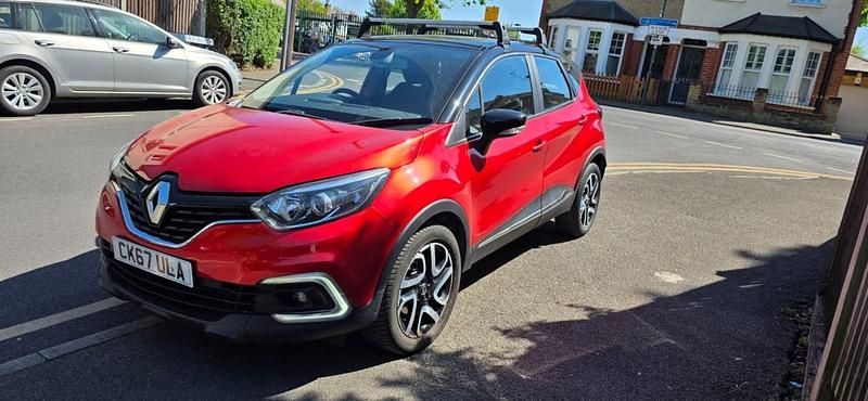 Used Renault Captur Dynamique 110 HP (80 kW) 2018 Red/black SUV
