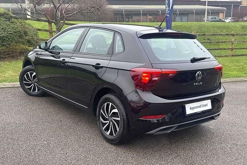 Used VW Polo Life 80 HP (58 kW) 2024 Black Hatchback