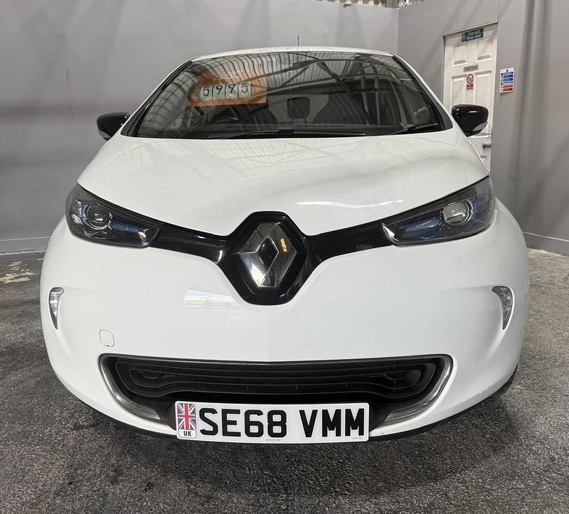 Used Renault Zoe Dynamique 80 kW (109 HP) 2019 White Hatchback