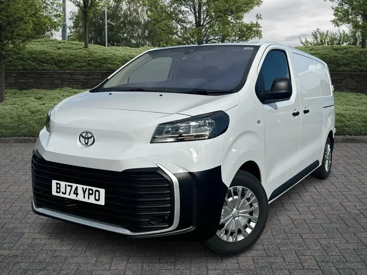 Used Toyota Proace 120 HP (88 kW) 2024 White MPV