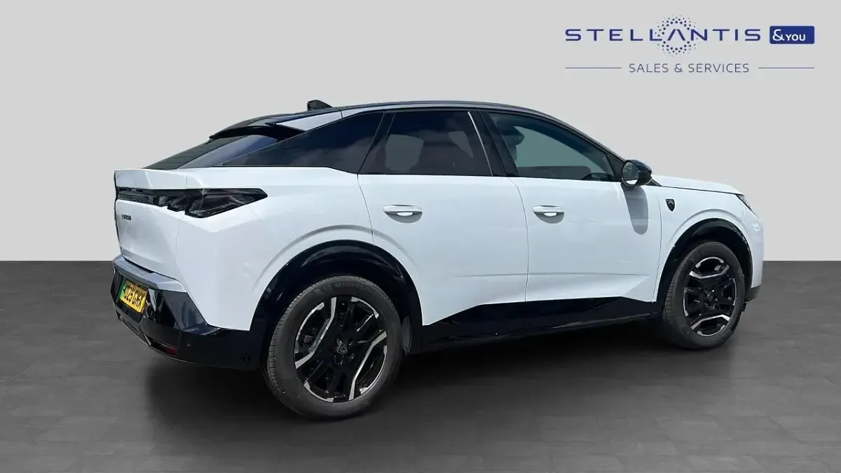 Used Peugeot e-3008 GT 152 kW (207 HP) 2025 White SUV