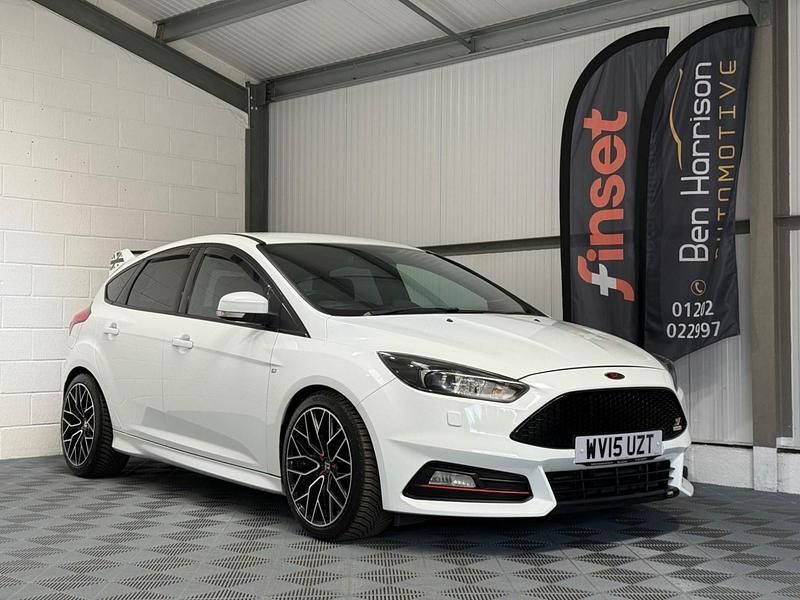 White Used 2015 Ford Focus ST Hatchback | £6,450 (Fair price) - Image 1/4