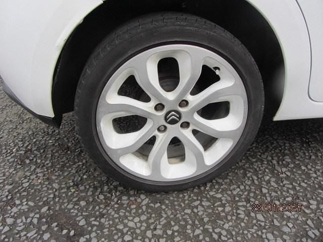 Used Citroën C3 SELECTION 82 HP (60 kW) 2013 White Hatchback